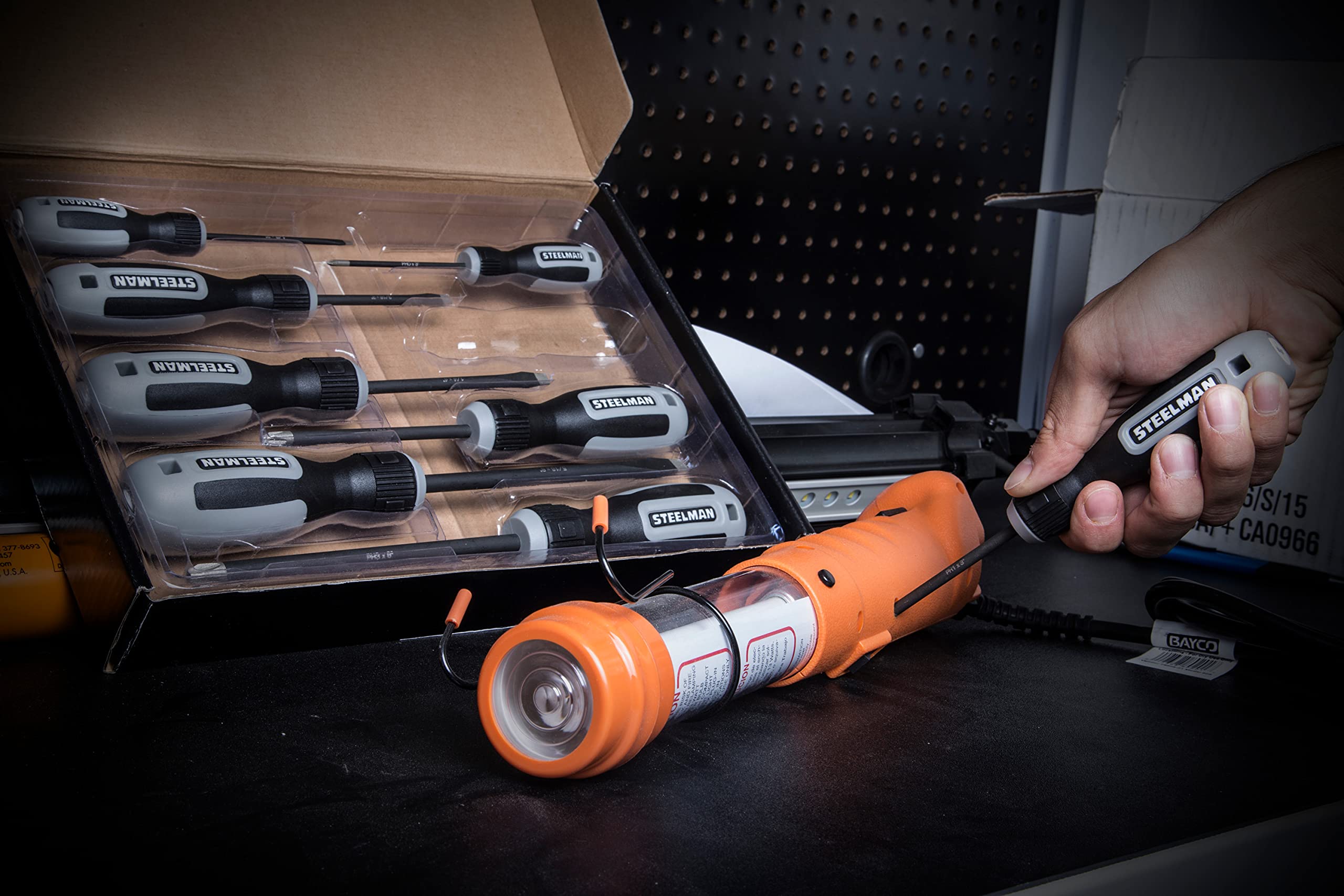 Steelman 8-Piece Diamond Tip Screwdriver Set, Variety of Slotted and Phillips Sizes, Magnetized Tips, Durable Steel, Rust-Resistant Black Oxide Coating - Image 7